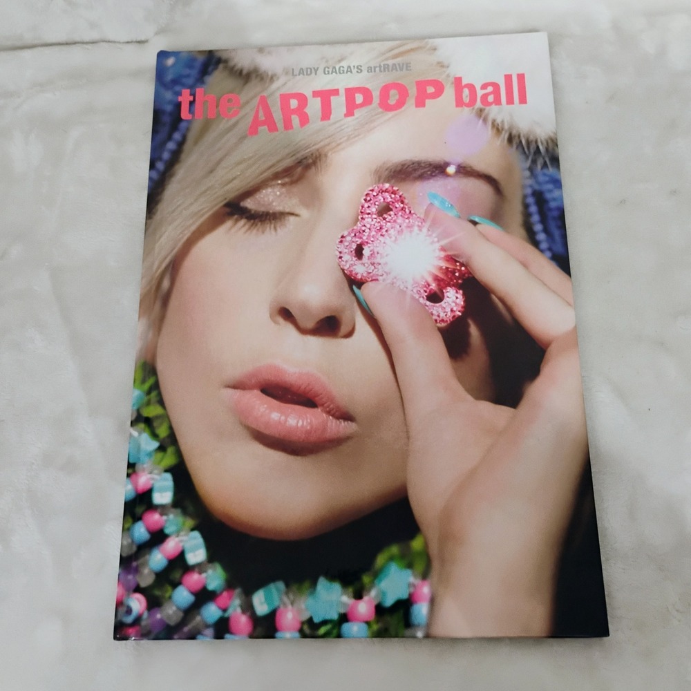 Lady Gaga Official artRAVE The ARTPOP Ball 2014 VIP Hardcover Tour Book Program